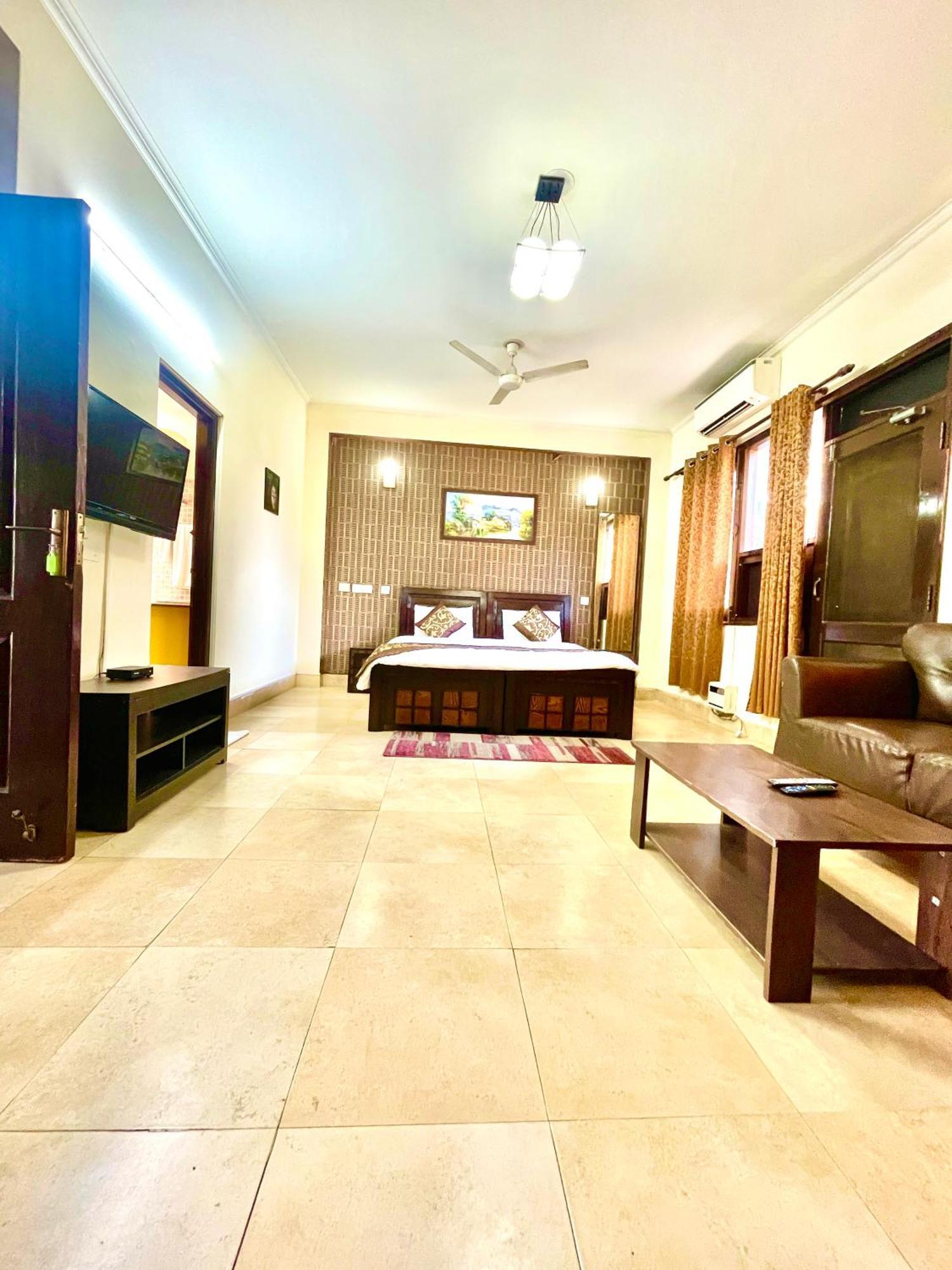 Studio Serviced Apartments Near Fortis Hospital Gurgaon Dış mekan fotoğraf